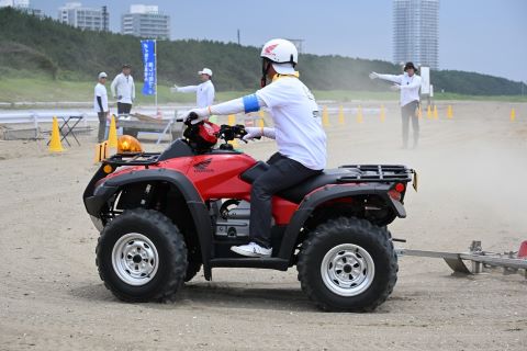 ATVによるクリーン活動の様子
