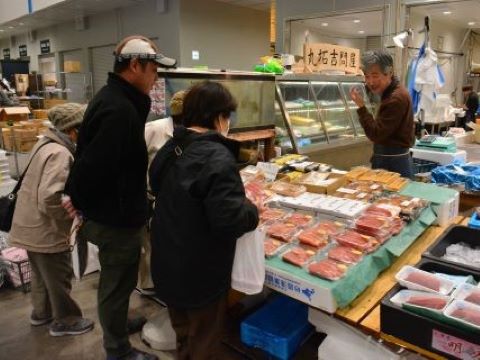 売っている様子の画像