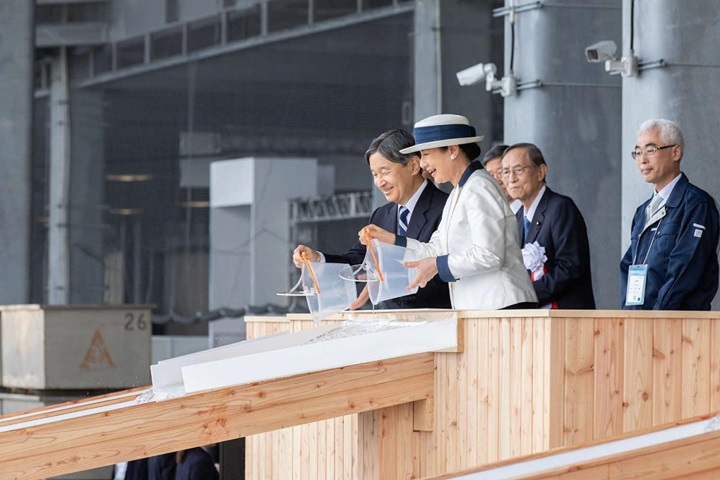 稚魚等御放流の様子