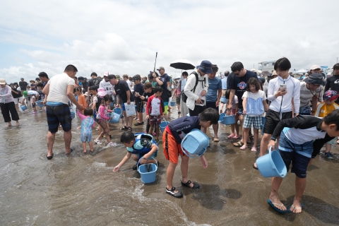 放流の様子2